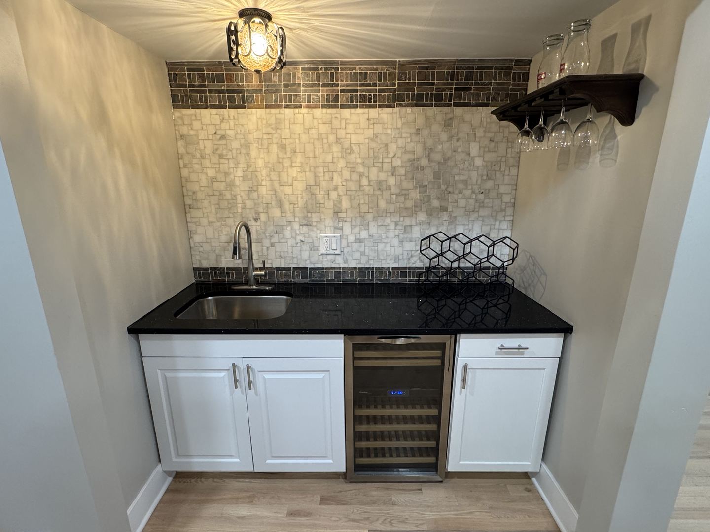 Willowbrook, IL 60527