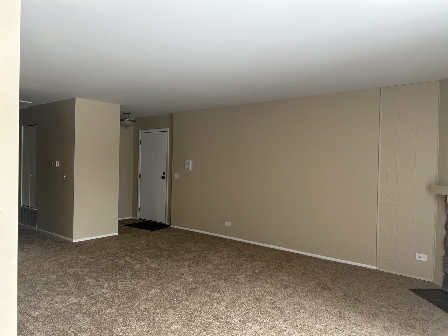 28 Regent Circle #B2, Schaumburg, IL 60193