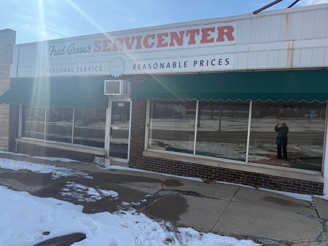 303 S Main Street, Bloomington, IL 61701