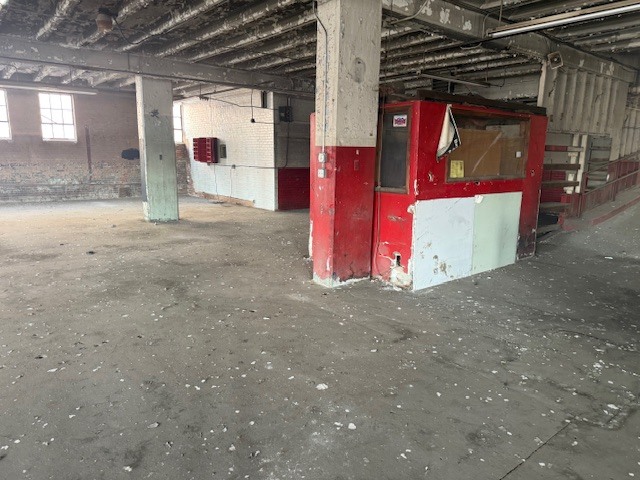 303 S Main Street, Bloomington, IL 61701