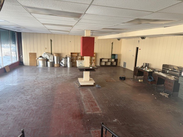 303 S Main Street, Bloomington, IL 61701