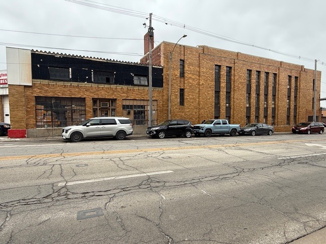 303 S Main Street, Bloomington, IL 61701