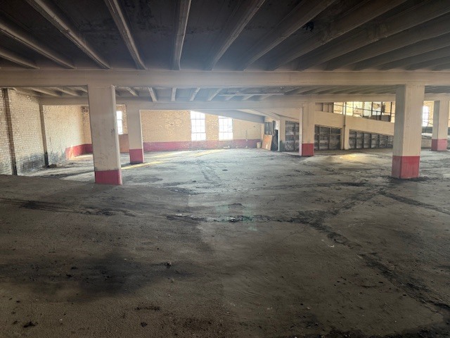 303 S Main Street, Bloomington, IL 61701