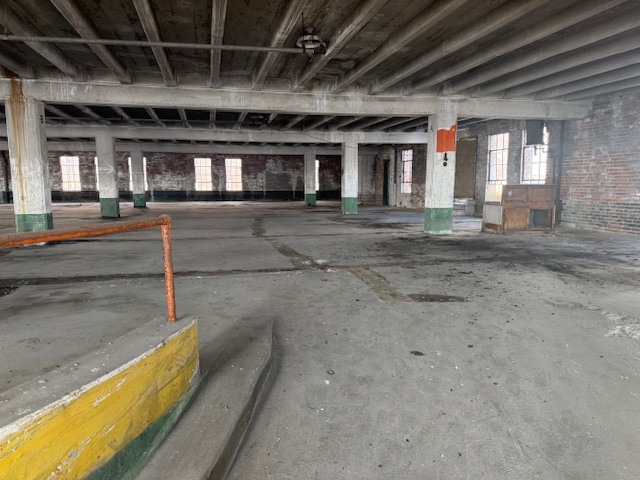 303 S Main Street, Bloomington, IL 61701