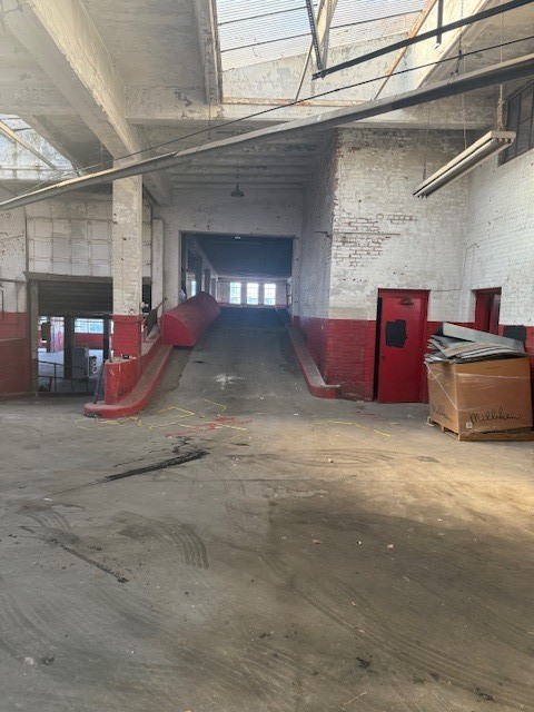 303 S Main Street, Bloomington, IL 61701