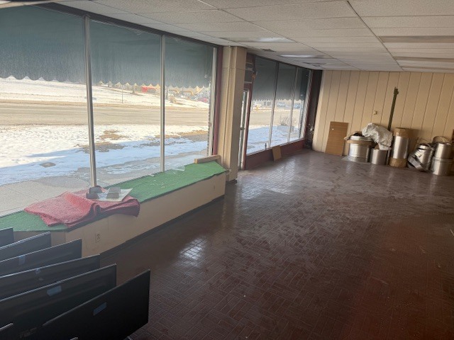 303 S Main Street, Bloomington, IL 61701