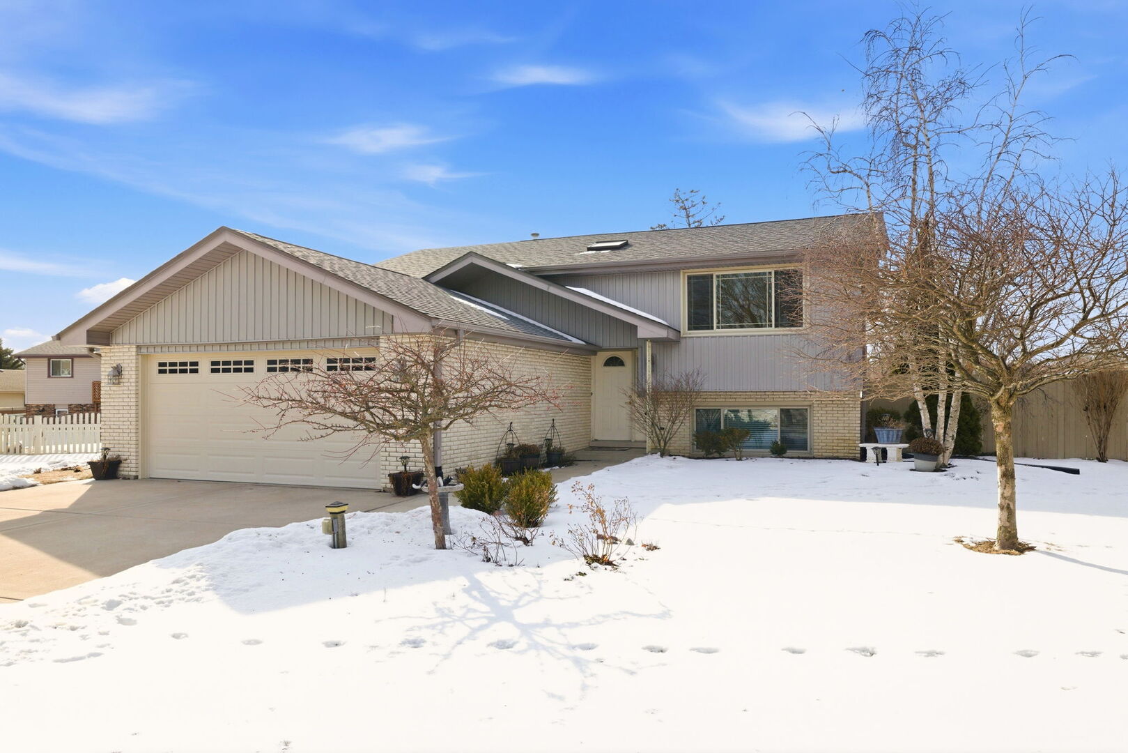 14836 S Cricketwood Drive, Homer Glen, IL 60491