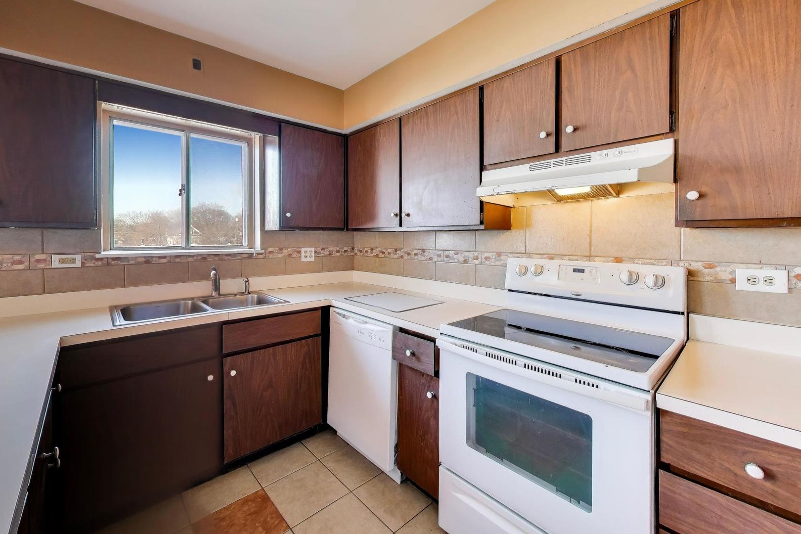 306 Chicago Avenue #3N, Oak Park, IL 60302