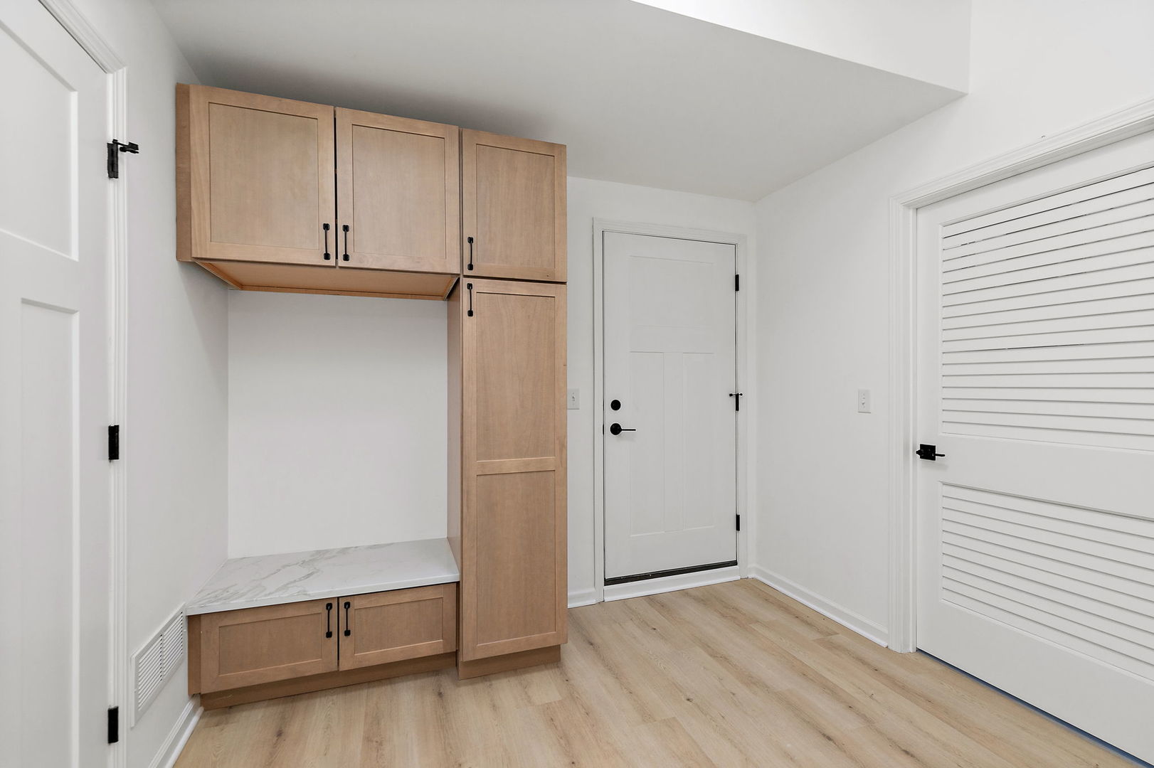 8611 Dorr Road, Wonder Lake, IL 60097