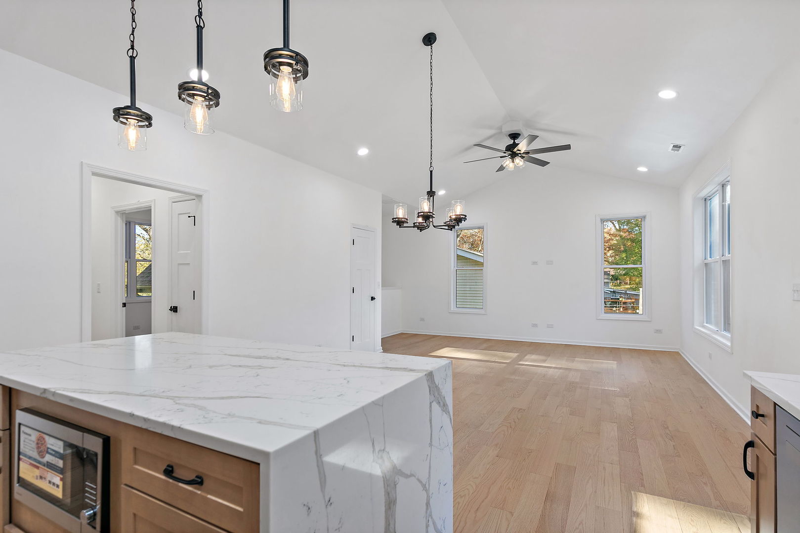 8611 Dorr Road, Wonder Lake, IL 60097