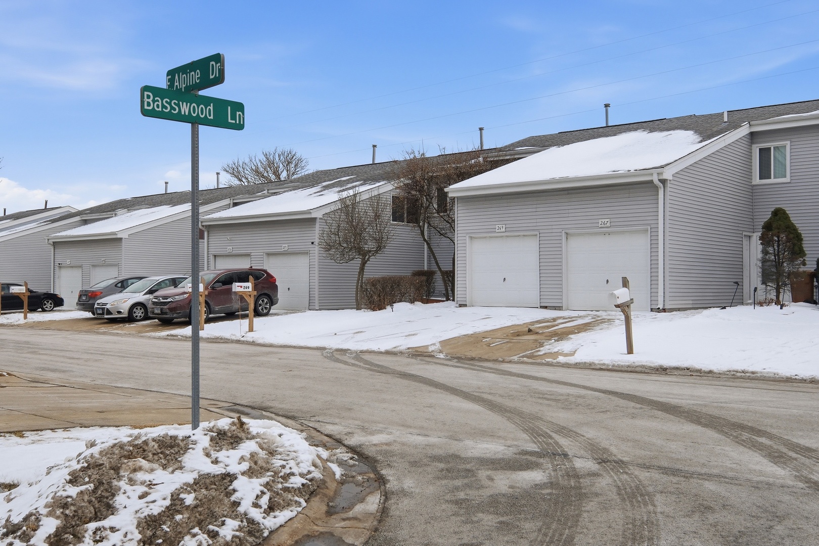 269 E Alpine Drive, Glendale Heights, IL 60139