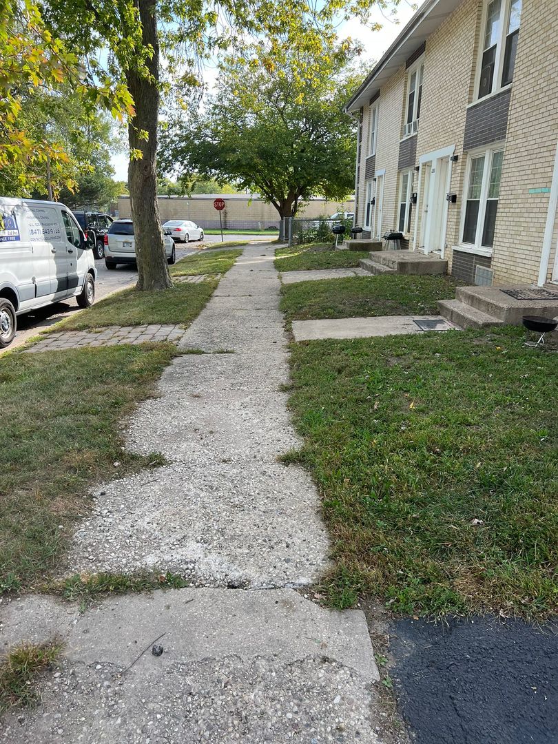 2204 Hebron Avenue #B, Zion, IL 60099