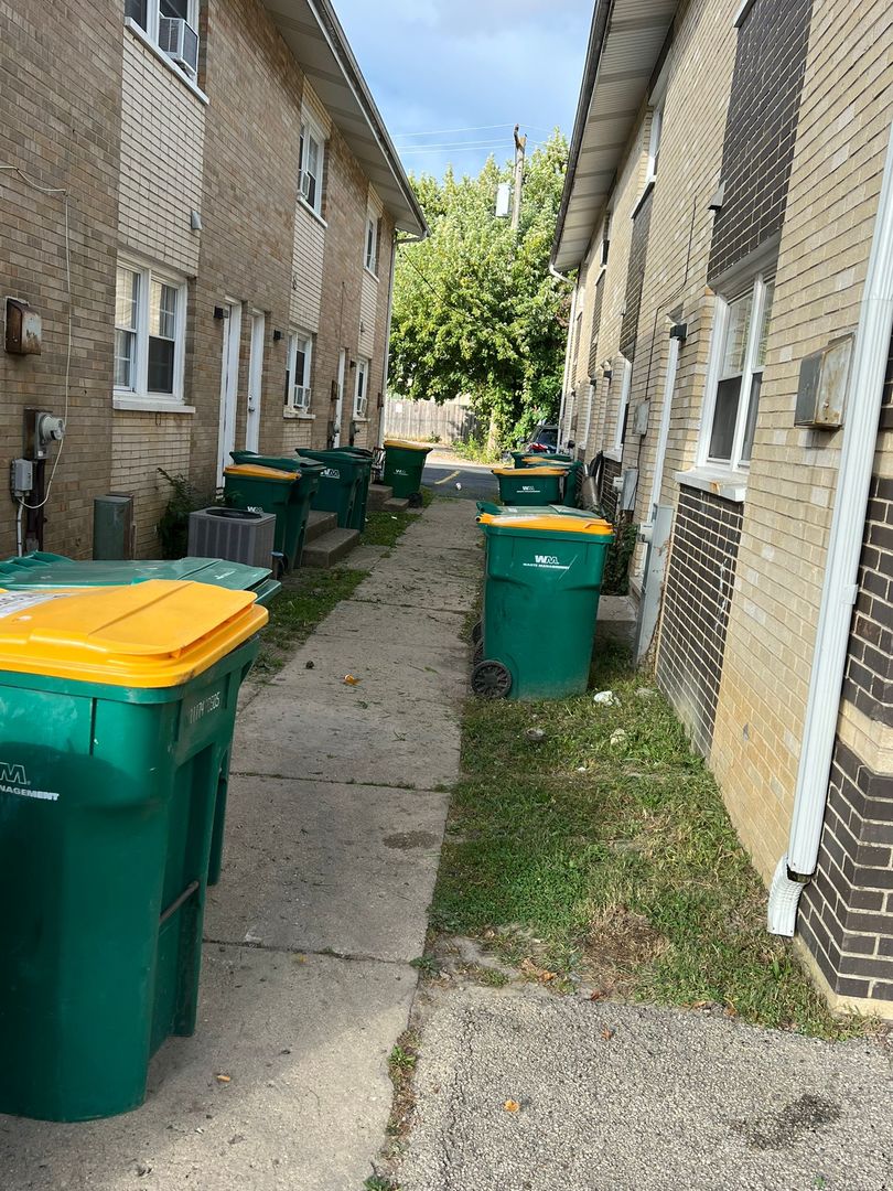 2204 Hebron Avenue #B, Zion, IL 60099