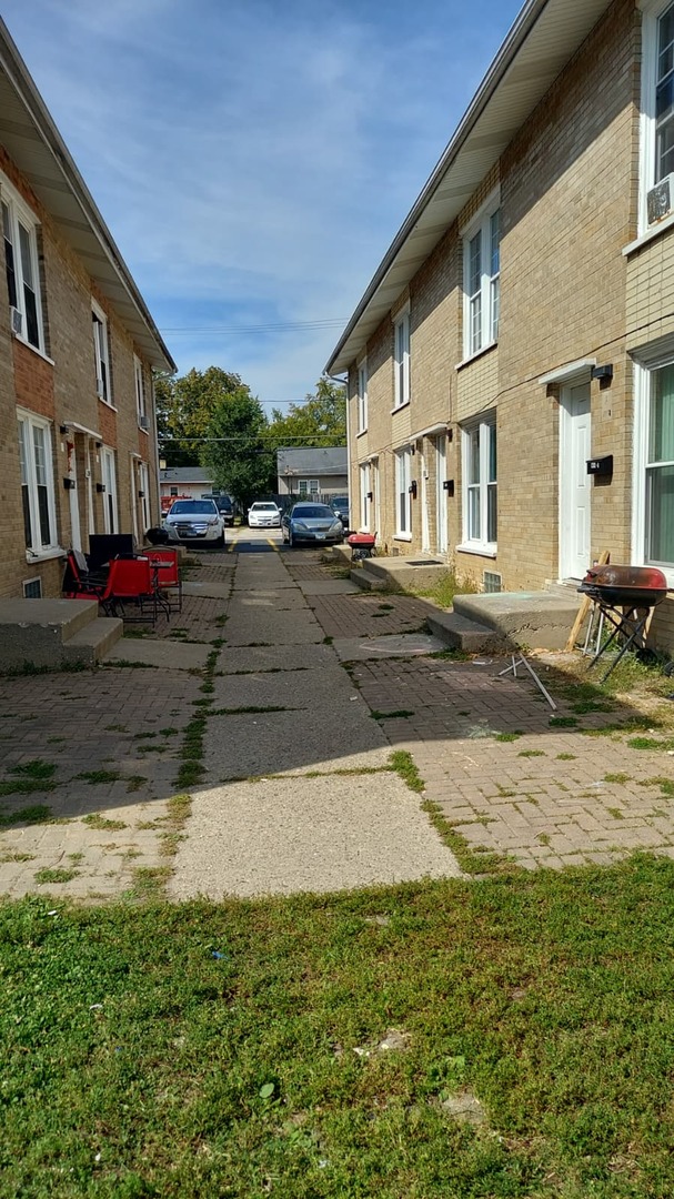 2204 Hebron Avenue #B, Zion, IL 60099