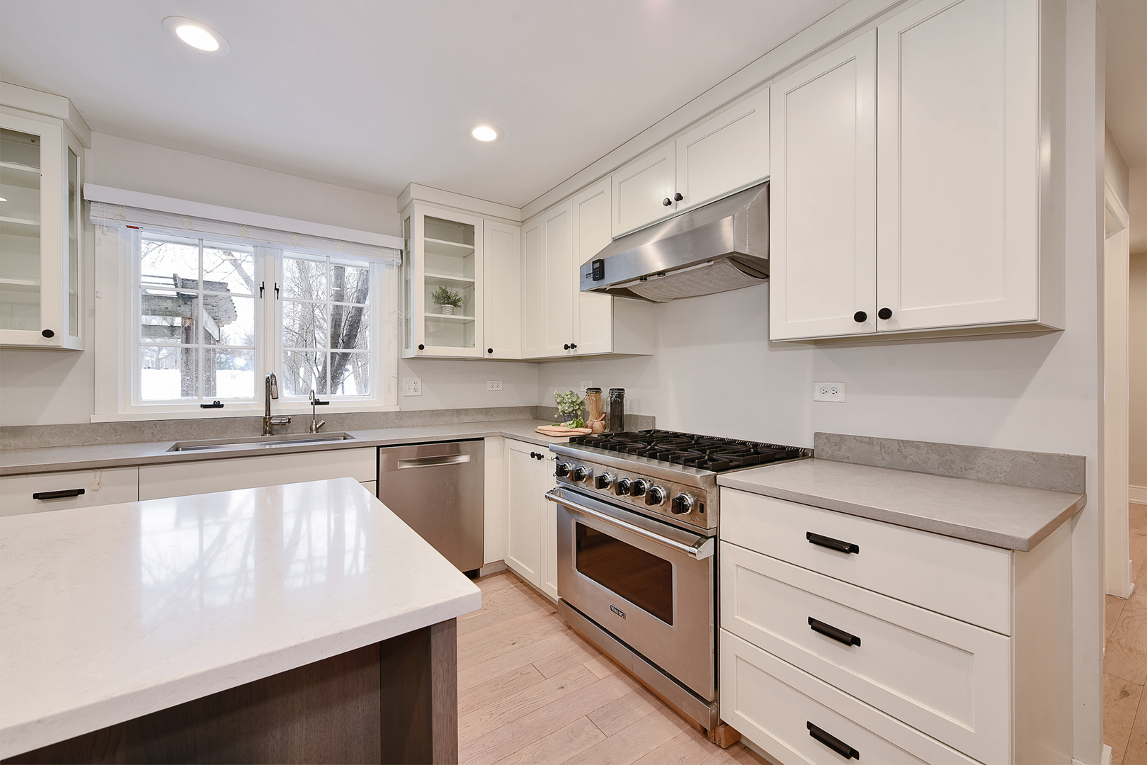 688 Thompsons Way, Inverness, IL 60067