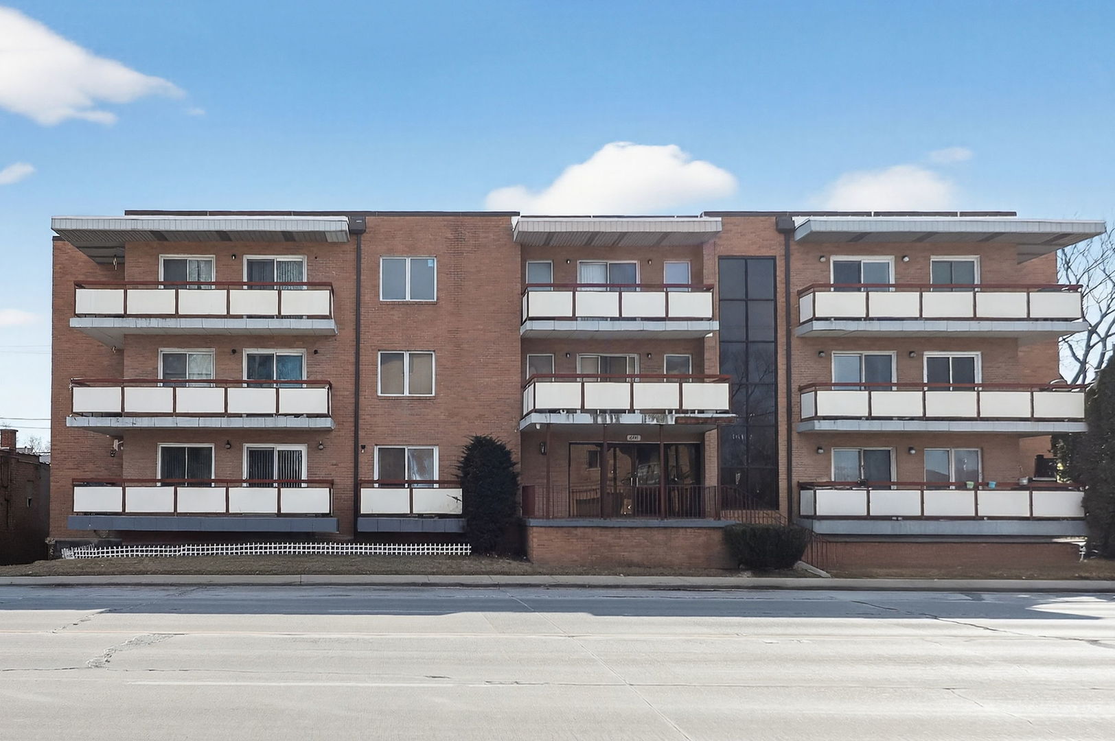 6441 W Pershing Road #305, Stickney, IL 60402