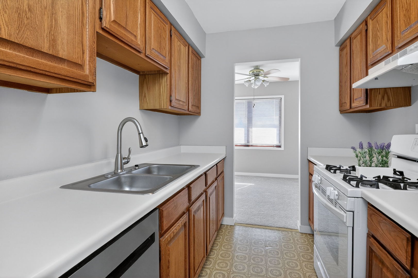 6441 W Pershing Road #305, Stickney, IL 60402