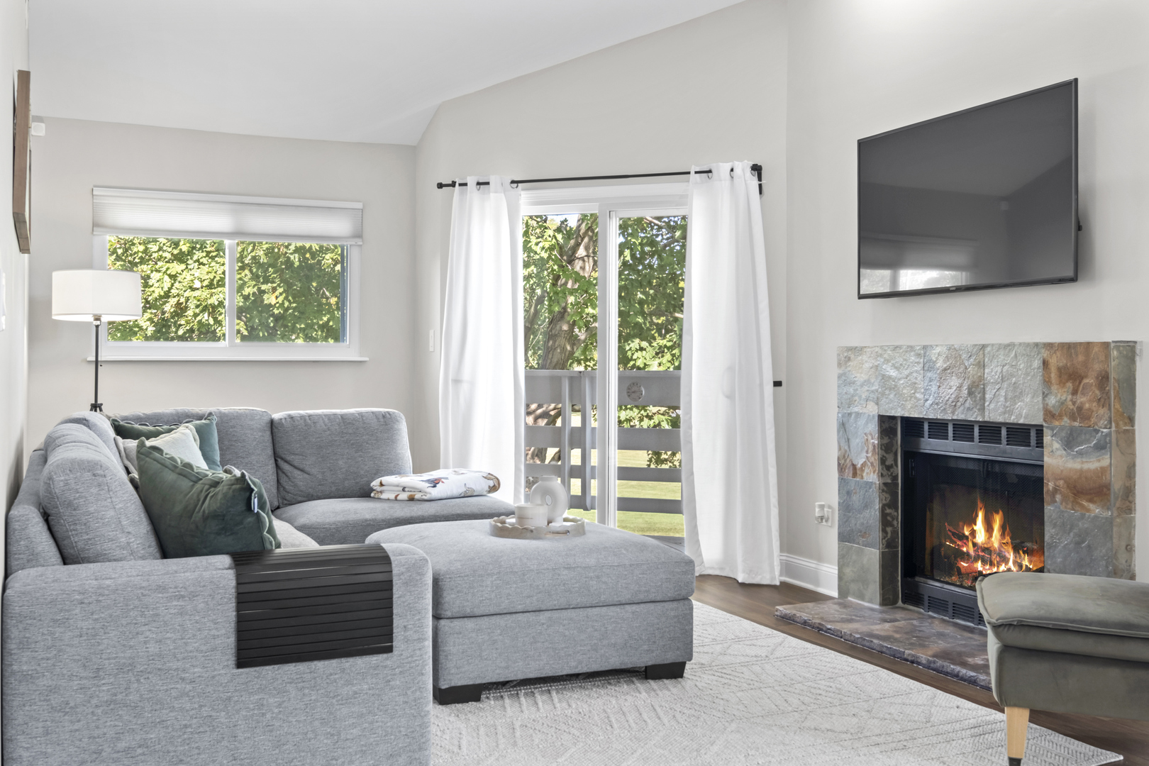 1152 Courtland Drive #406, Buffalo Grove, IL 60089