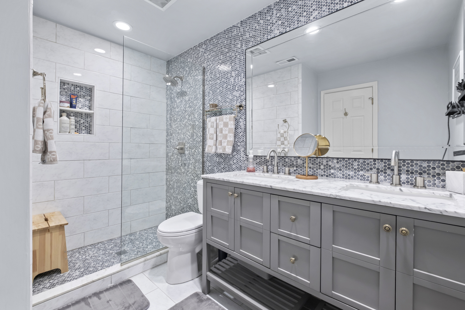 1152 Courtland Drive #406, Buffalo Grove, IL 60089