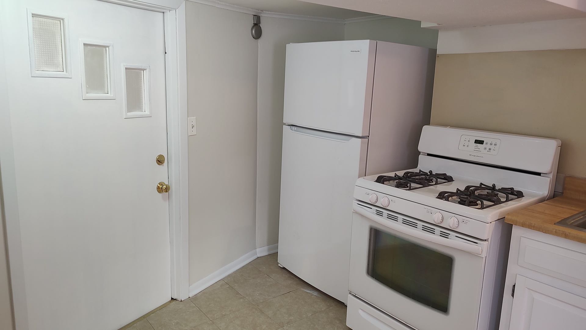 1960 Illinois Street #LOWERLEVEL, Des Plaines, IL 60018