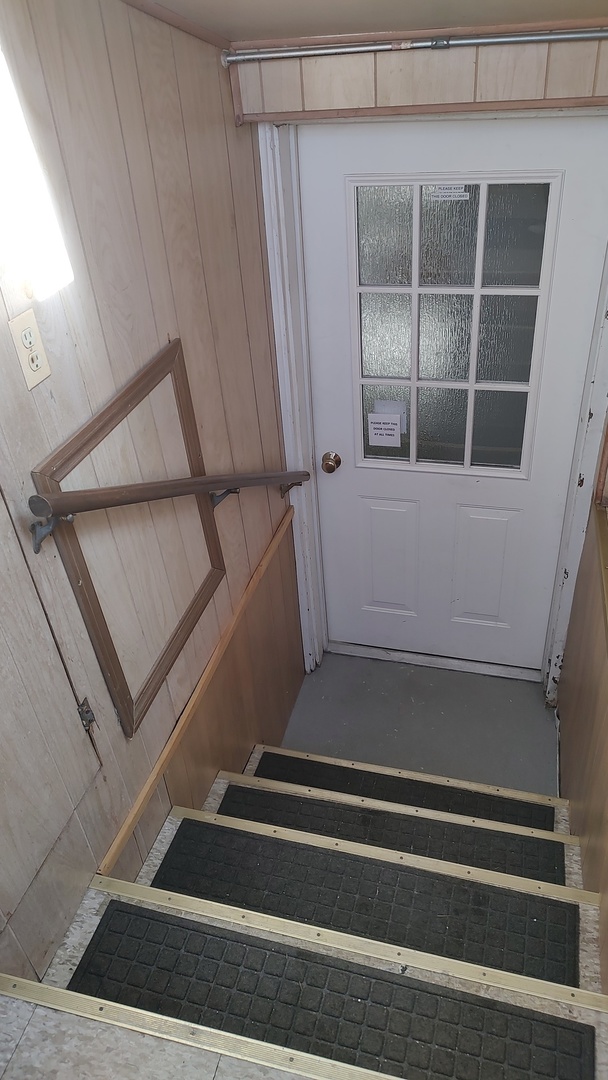 1960 Illinois Street #LOWERLEVEL, Des Plaines, IL 60018