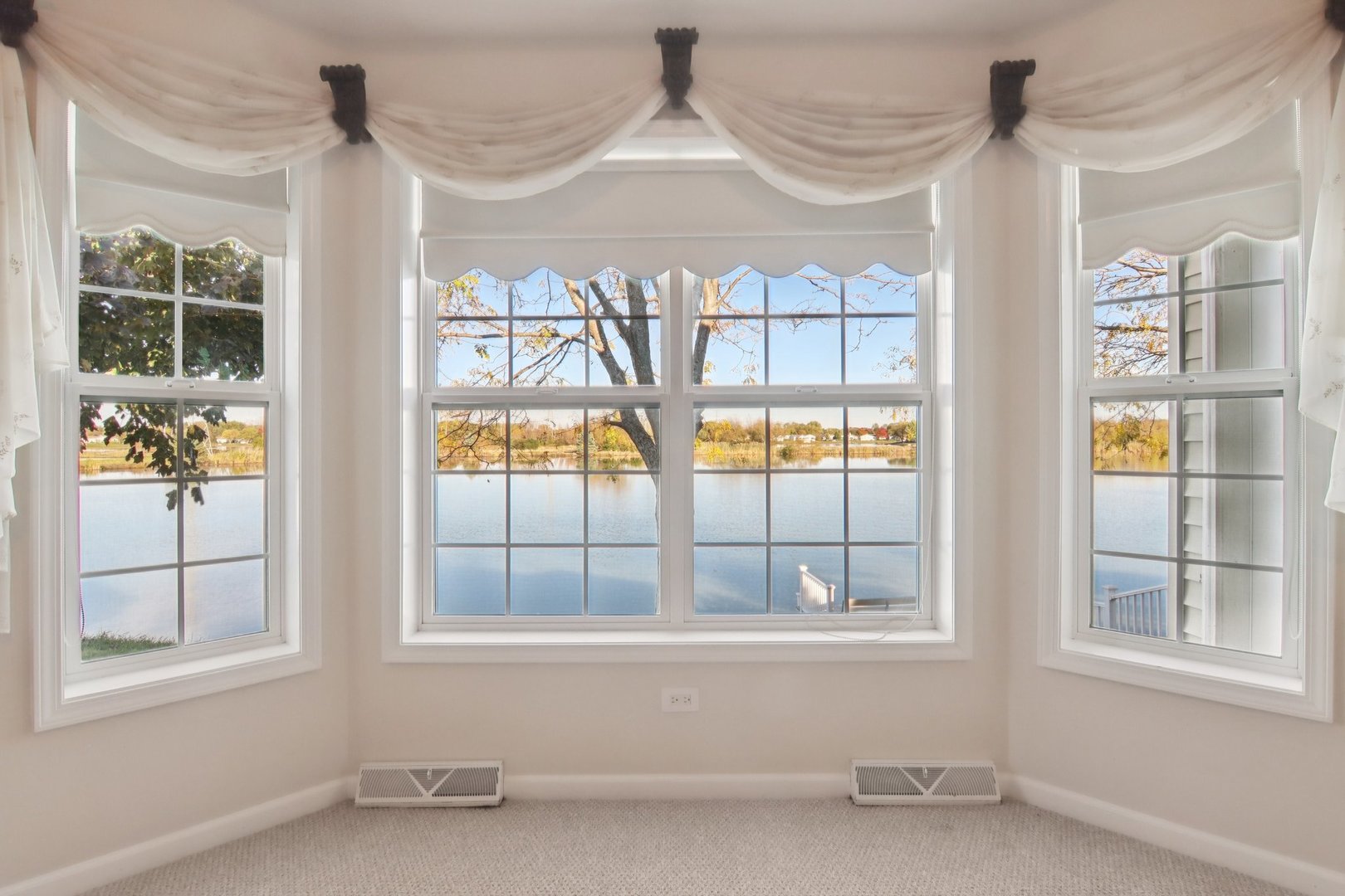 328 Legacy Court, Grayslake, IL 60030