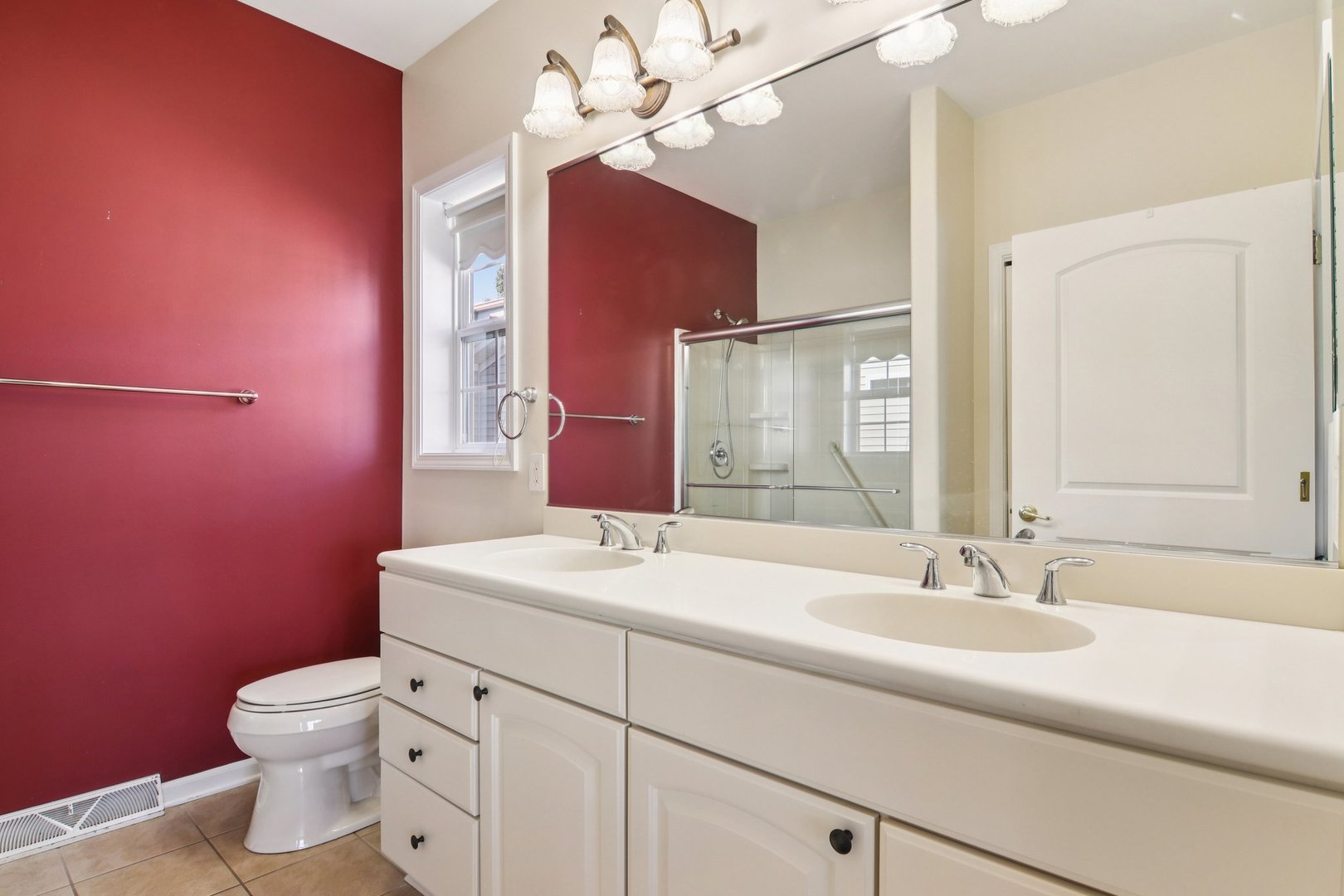 328 Legacy Court, Grayslake, IL 60030