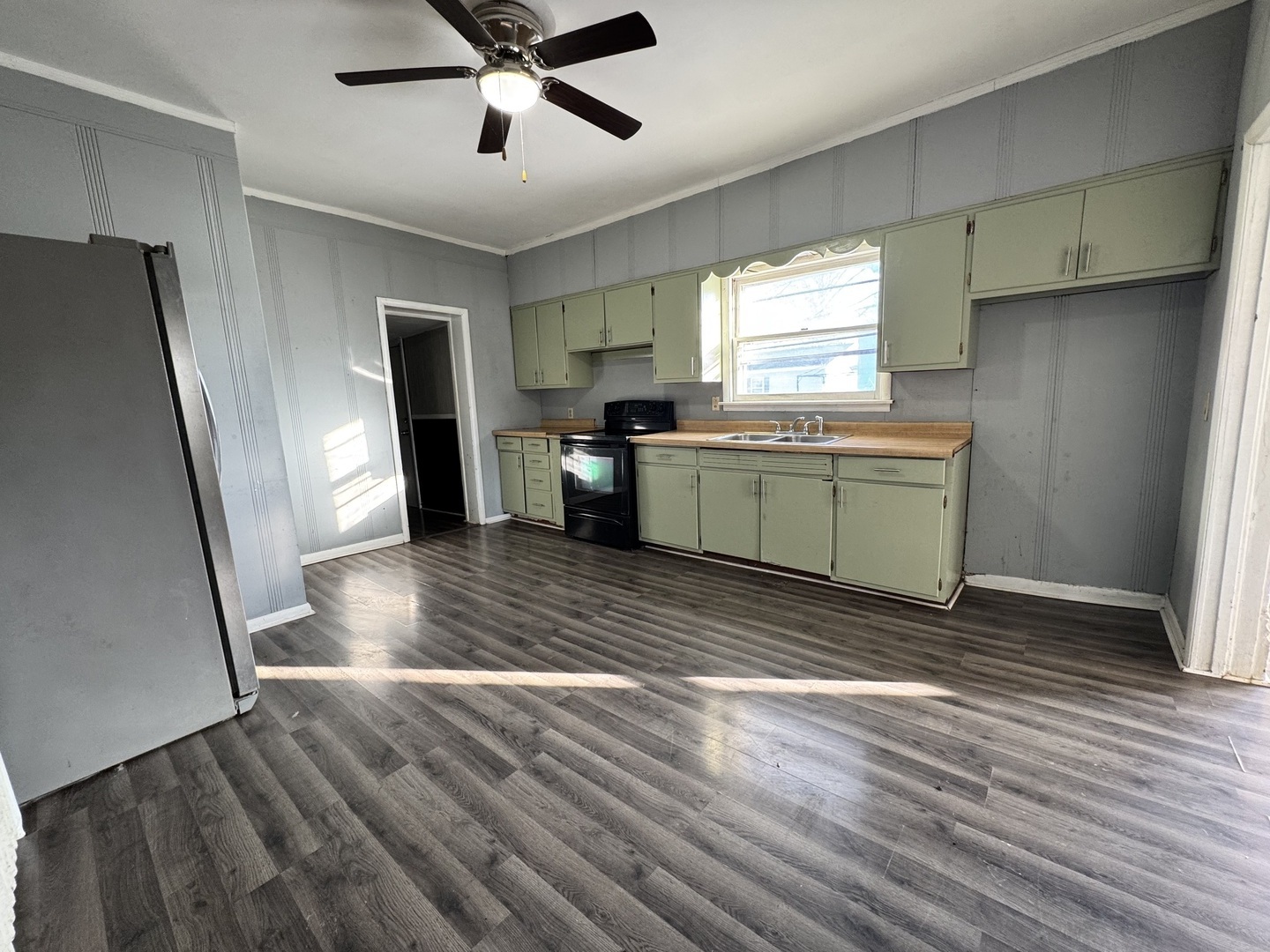 301 S Oak Street, Forrest, IL 61741