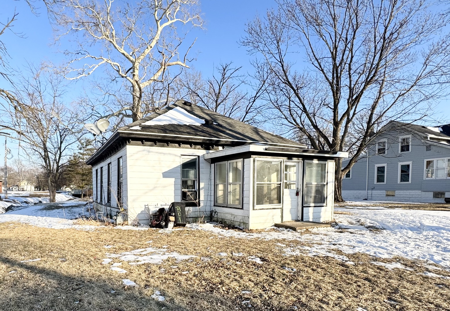 301 S Oak Street, Forrest, IL 61741