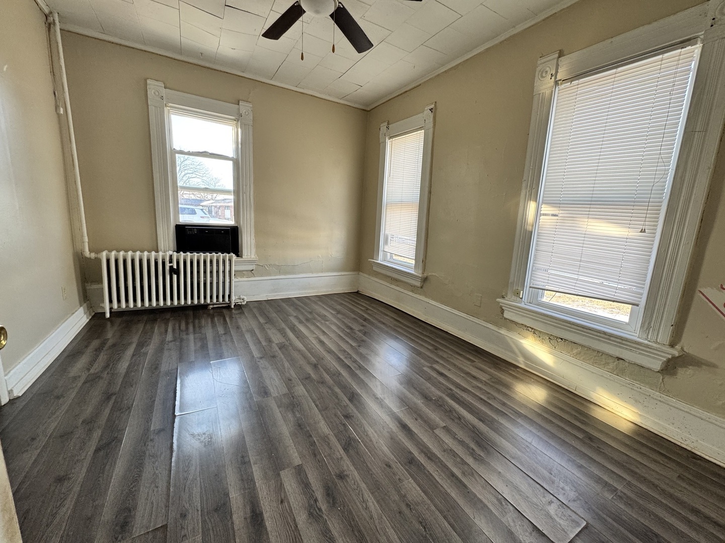 301 S Oak Street, Forrest, IL 61741