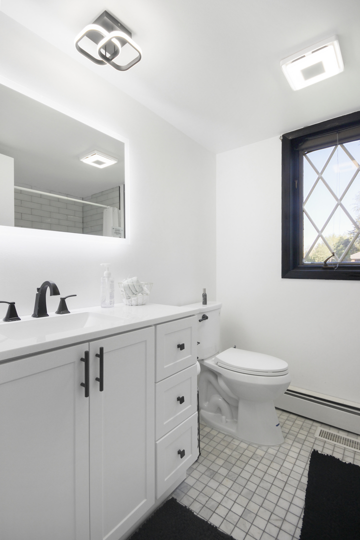 3321 E Reichert Drive, Crete, IL 60417