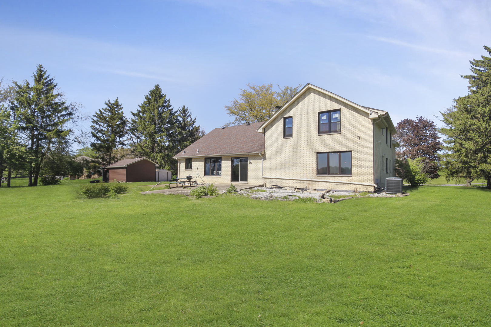 3321 E Reichert Drive, Crete, IL 60417