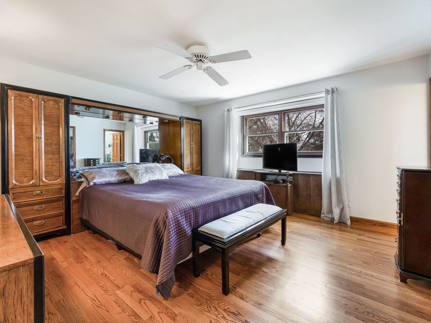 1407 Wesley Court, Westmont, IL 60559