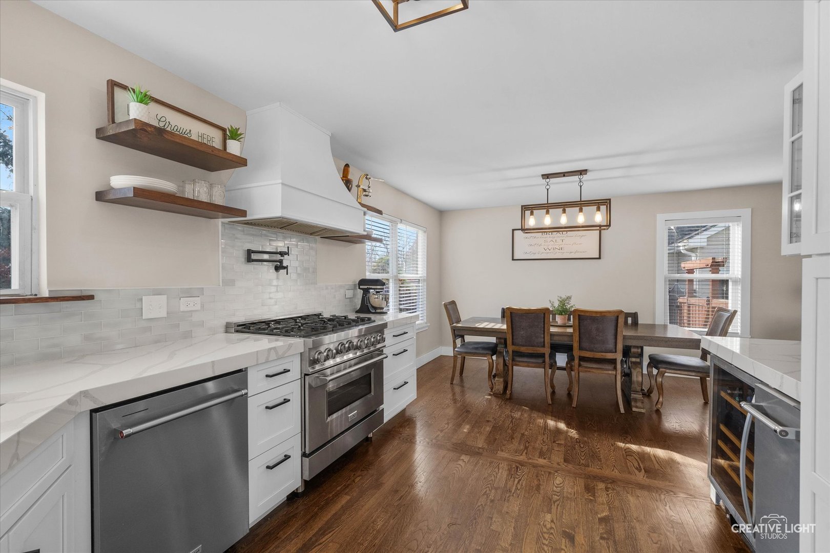 363 Cornwall Avenue, South Elgin, IL 60177