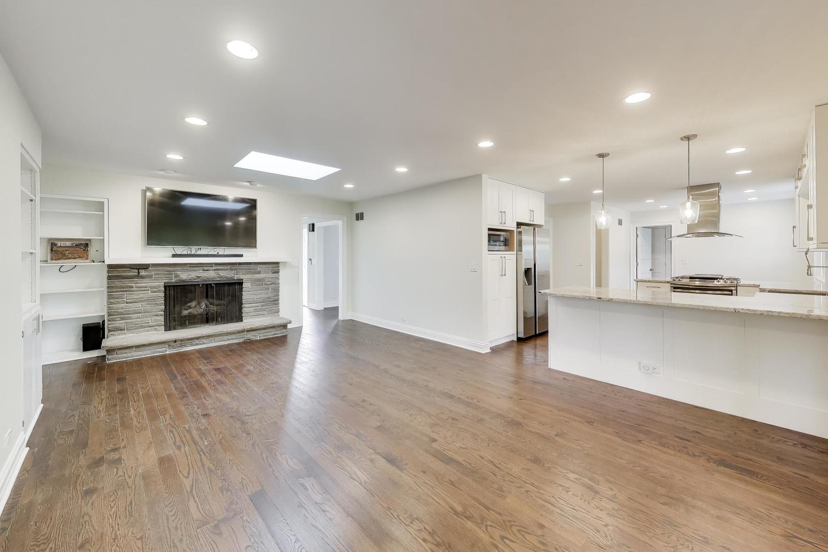 626 N Haddow Avenue, Arlington Heights, IL 60004