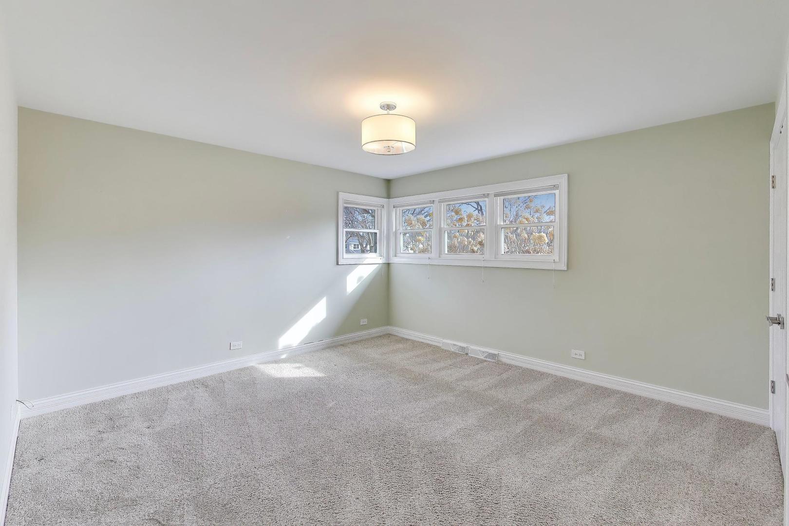 626 N Haddow Avenue, Arlington Heights, IL 60004