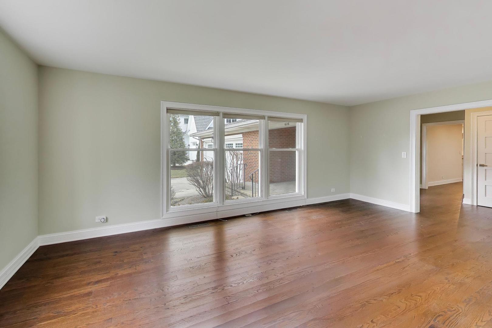 626 N Haddow Avenue, Arlington Heights, IL 60004