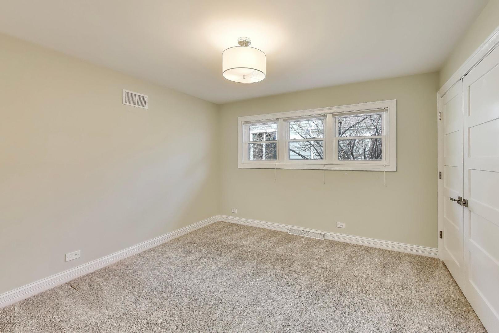 626 N Haddow Avenue, Arlington Heights, IL 60004