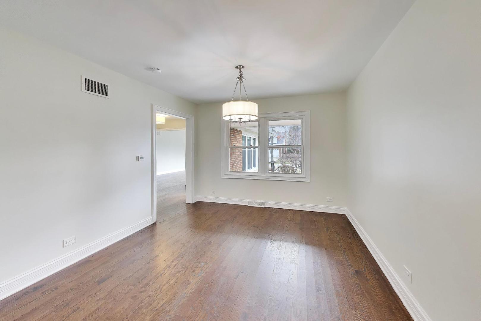 626 N Haddow Avenue, Arlington Heights, IL 60004