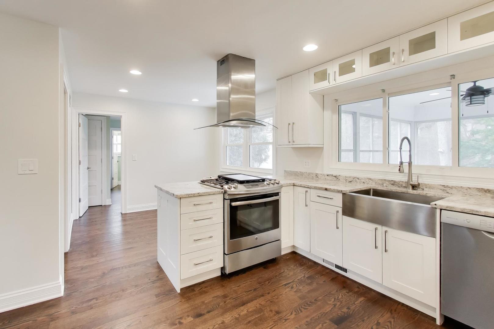 626 N Haddow Avenue, Arlington Heights, IL 60004