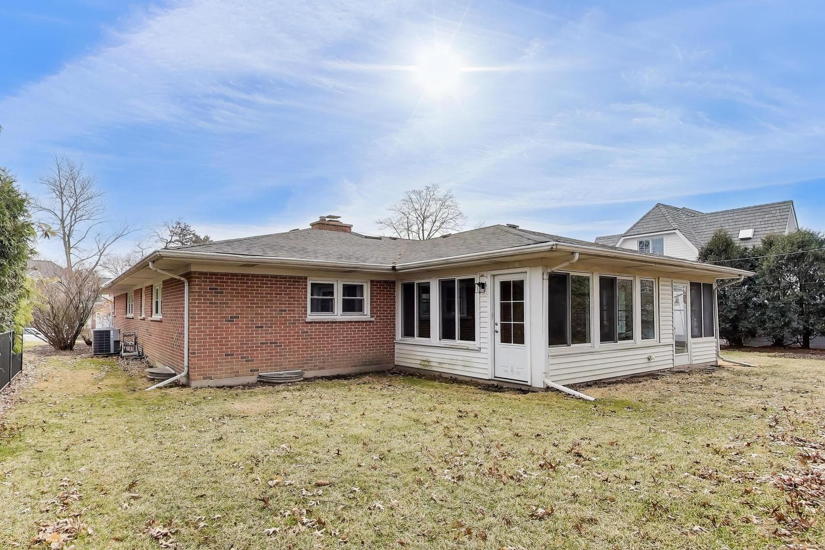 626 N Haddow Avenue, Arlington Heights, IL 60004