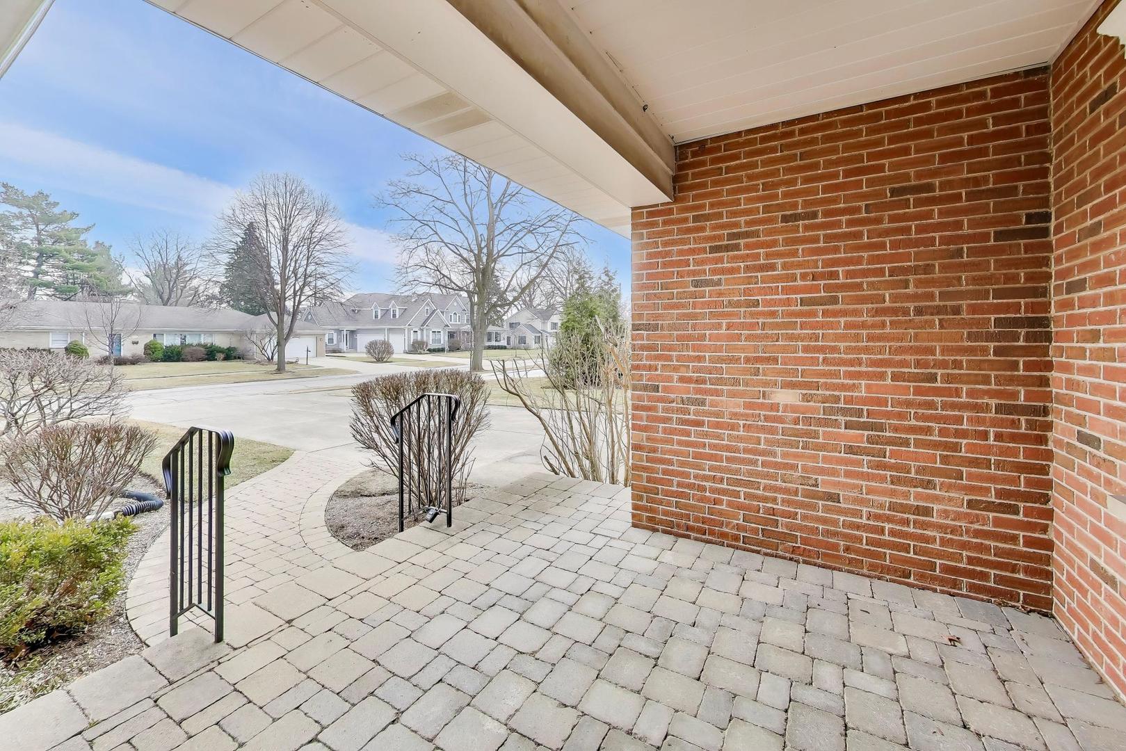 626 N Haddow Avenue, Arlington Heights, IL 60004