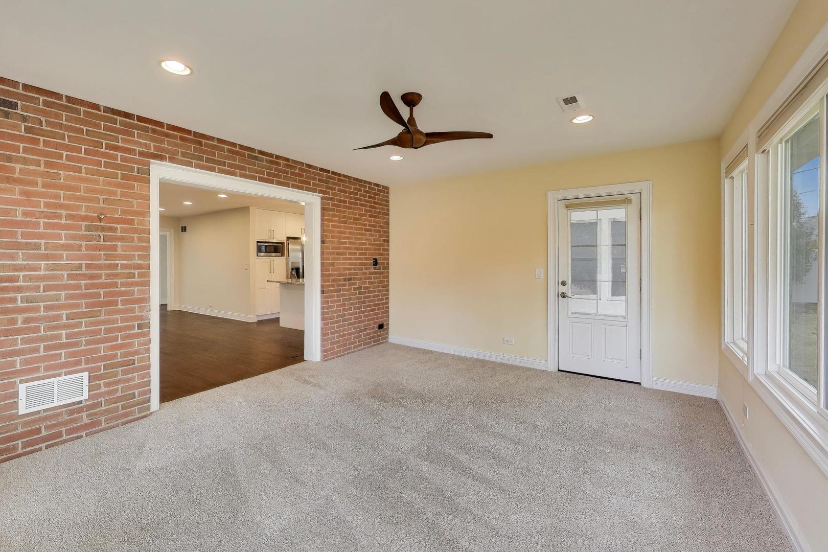 626 N Haddow Avenue, Arlington Heights, IL 60004