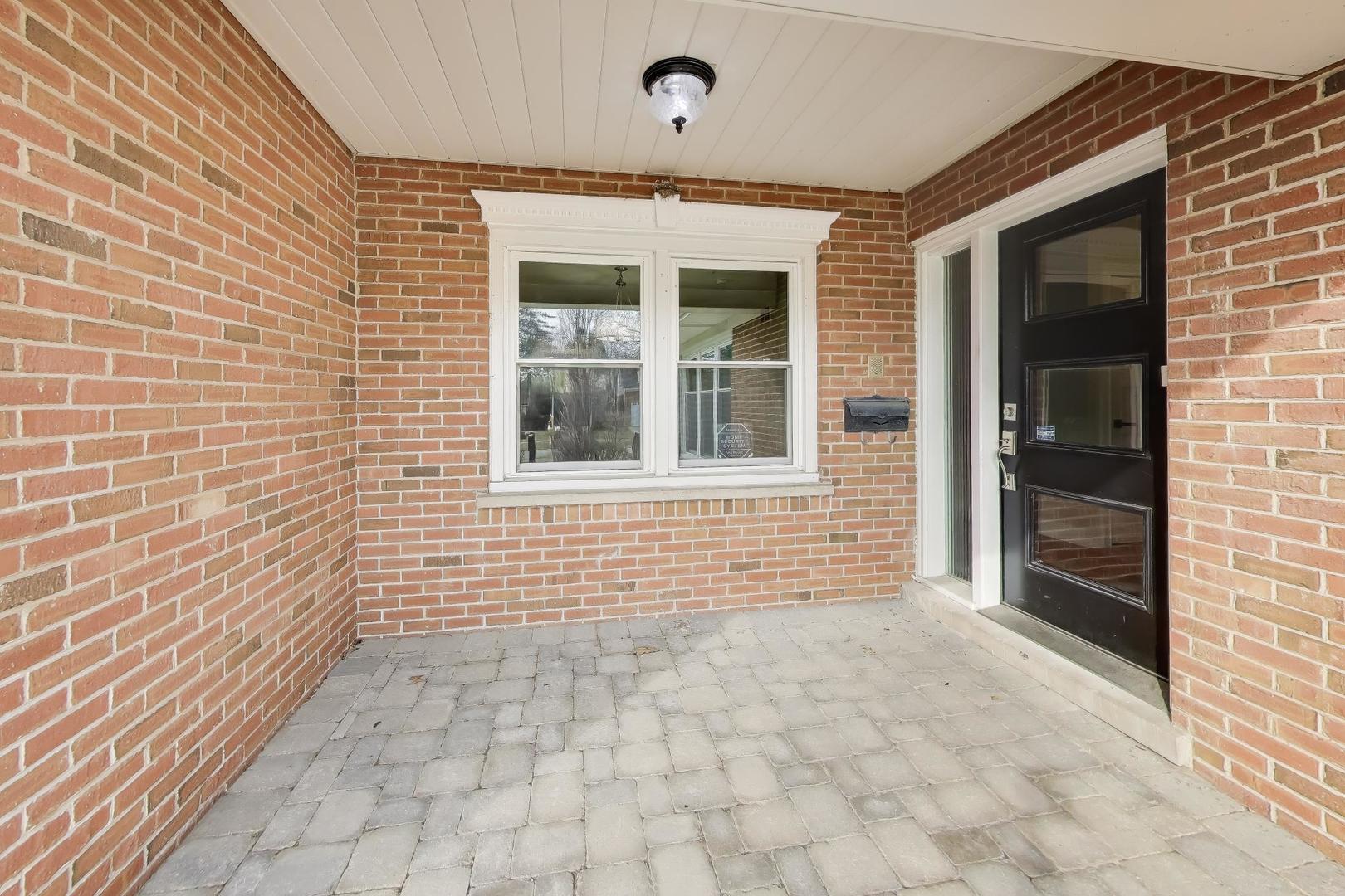 626 N Haddow Avenue, Arlington Heights, IL 60004