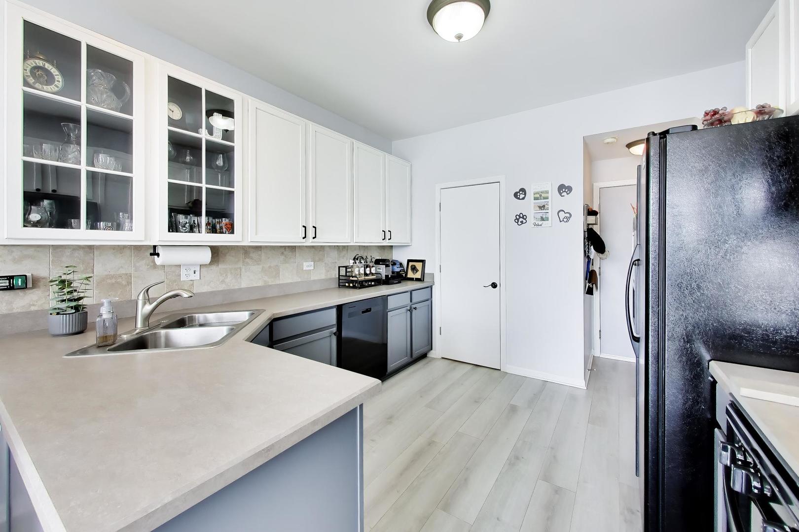 1961 Cobblestone Drive, Carpentersville, IL 60110