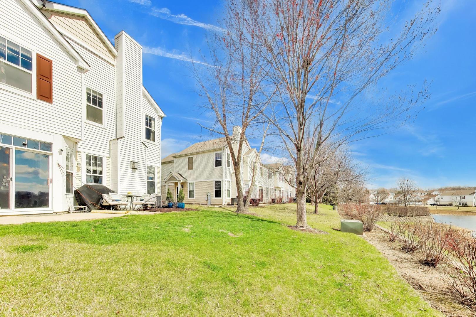 1961 Cobblestone Drive, Carpentersville, IL 60110