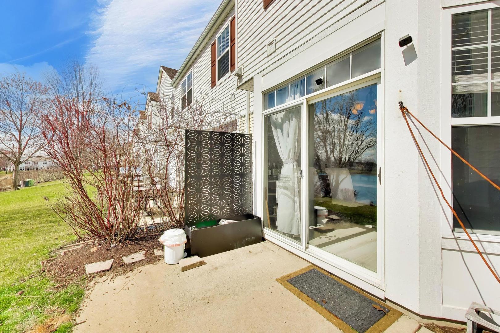 1961 Cobblestone Drive, Carpentersville, IL 60110