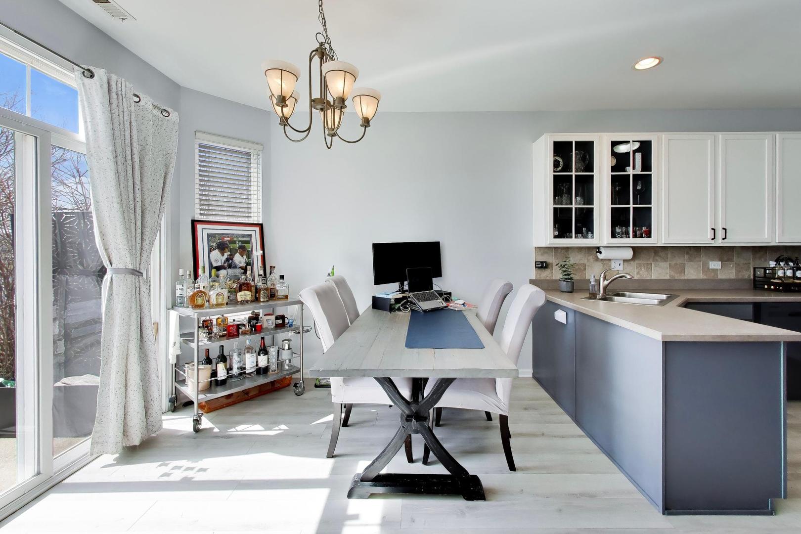 1961 Cobblestone Drive, Carpentersville, IL 60110