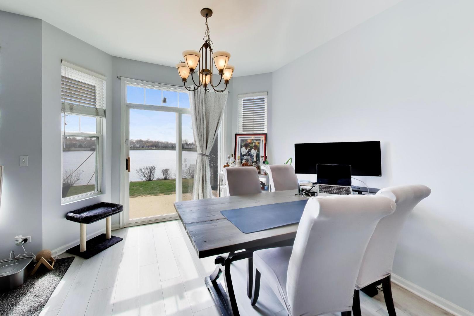 1961 Cobblestone Drive, Carpentersville, IL 60110