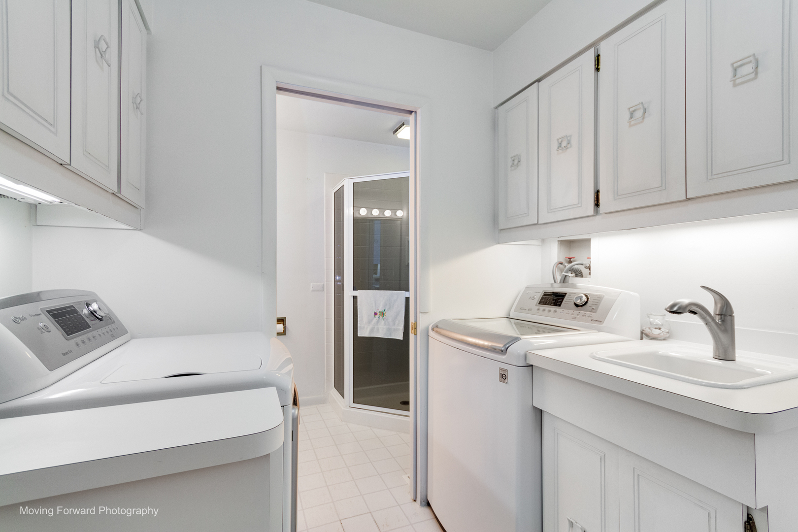 6363 S Keokuk Road, Indian Head Park, IL 60525
